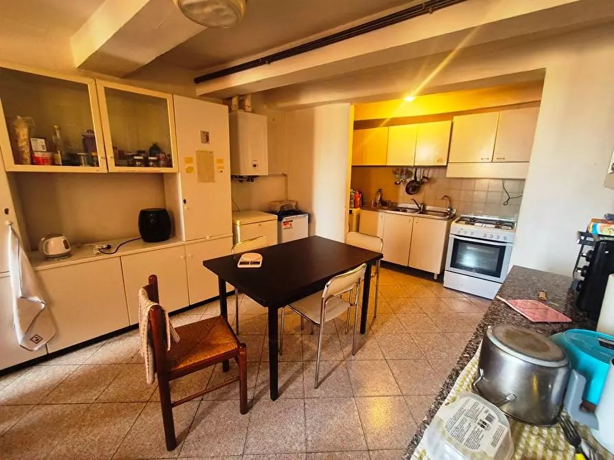 Immagine 2 di Appartamento in vendita  a Siena