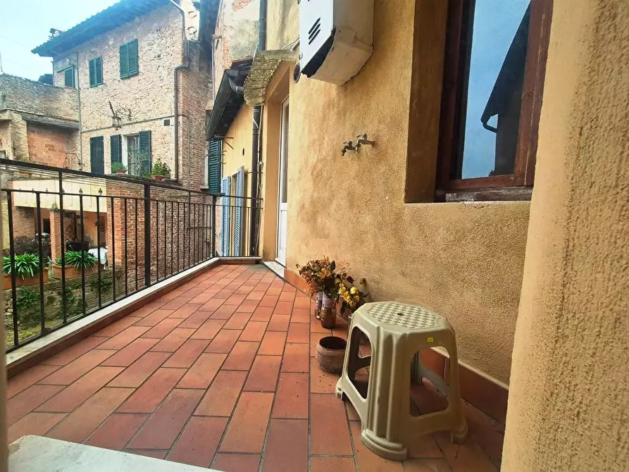 Immagine 4 di Appartamento in vendita  a Siena