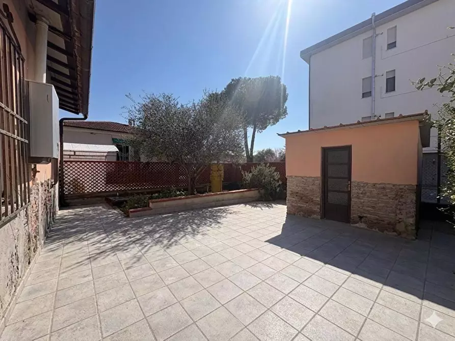 Immagine 4 di Terratetto in vendita  a Pisa