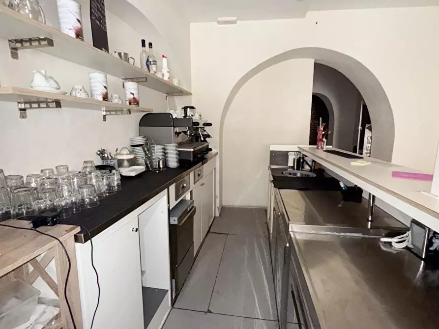 Immagine 4 di Locale commerciale in affitto  a Pisa