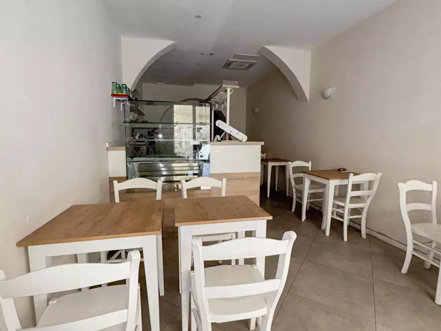 Immagine 5 di Locale commerciale in affitto  a Pisa