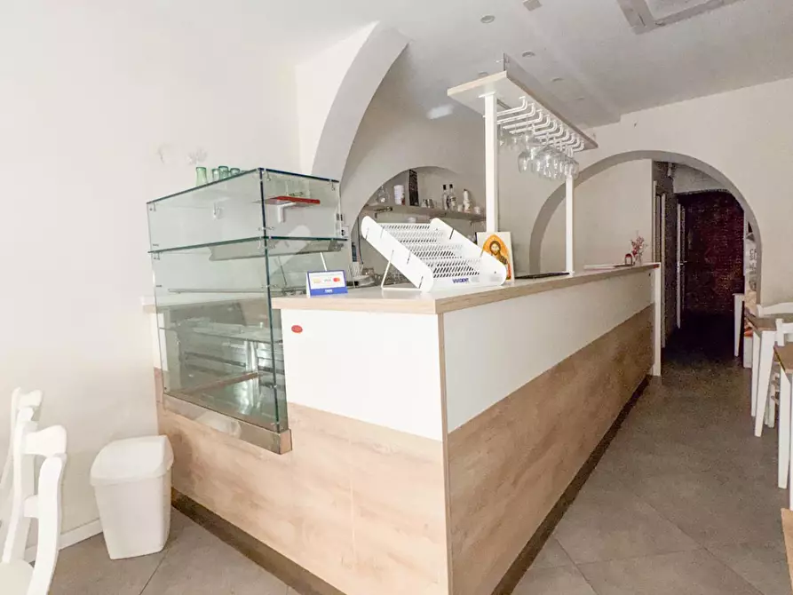 Immagine 2 di Locale commerciale in affitto  a Pisa