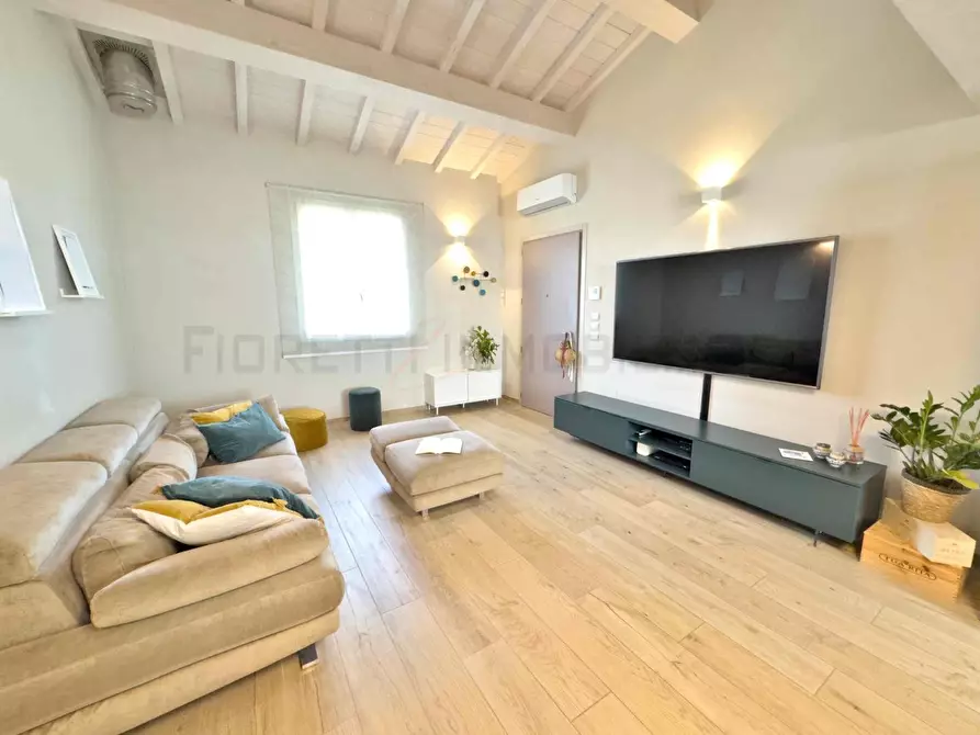 Immagine 22 di Appartamento in vendita  a Campiglia Marittima