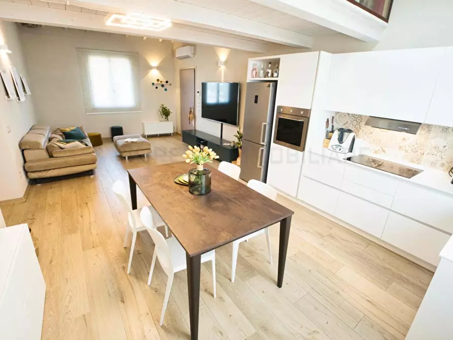 Immagine 11 di Appartamento in vendita  a Campiglia Marittima