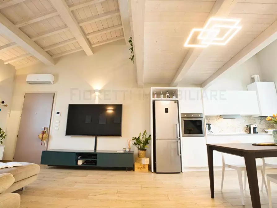 Immagine 10 di Appartamento in vendita  a Campiglia Marittima