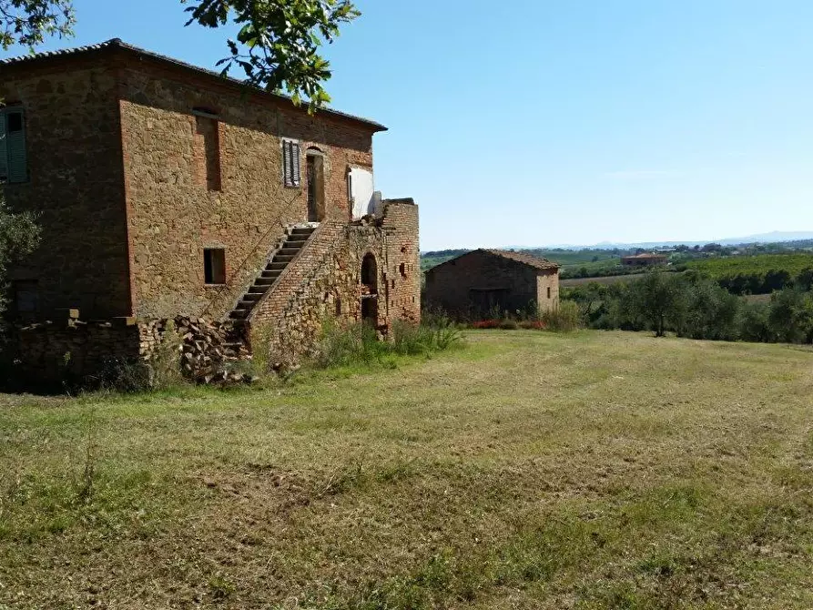 Immagine 5 di Casa colonica in vendita  a Torrita Di Siena