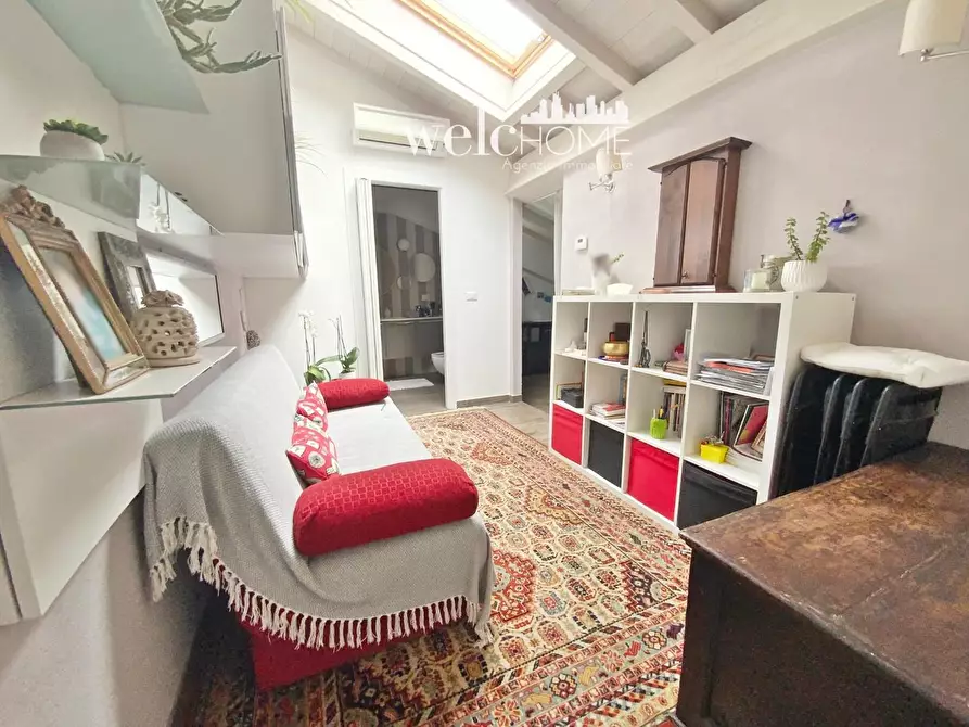 Immagine 15 di Villa in vendita  a Prato