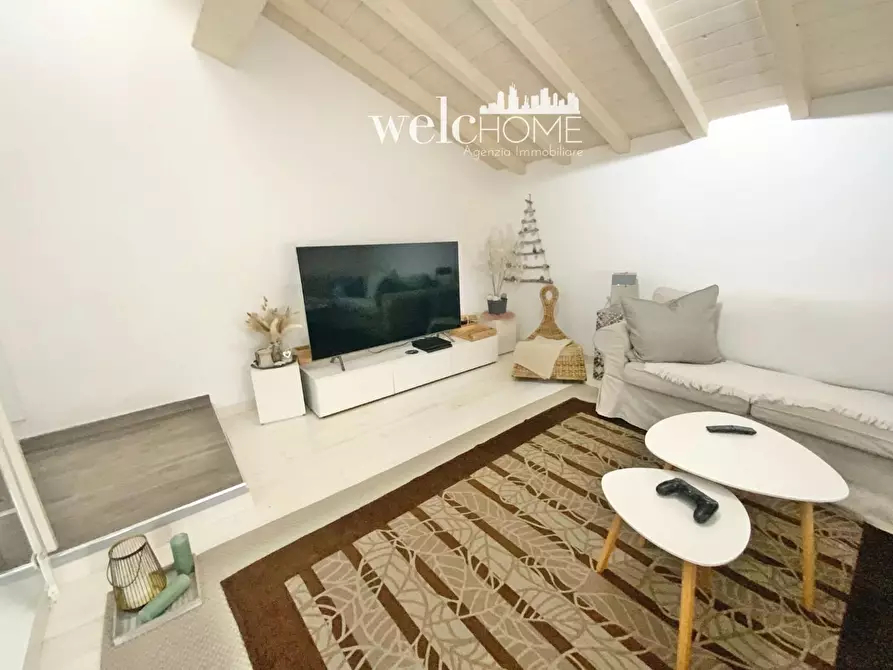 Immagine 7 di Villa in vendita  a Prato