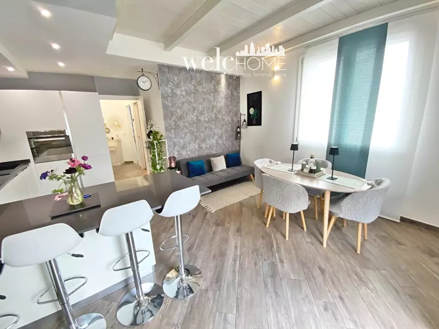 Immagine 3 di Villa in vendita  a Prato