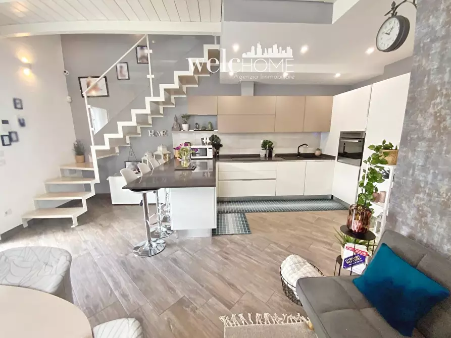 Immagine 1 di Villa in vendita  a Prato