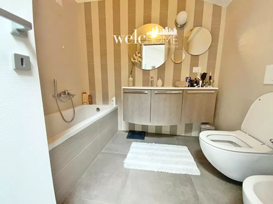 Immagine 19 di Villa in vendita  a Prato