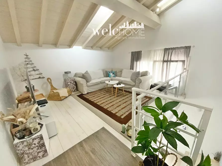 Immagine 6 di Villa in vendita  a Prato