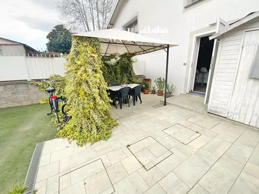 Immagine 35 di Villa in vendita  a Prato