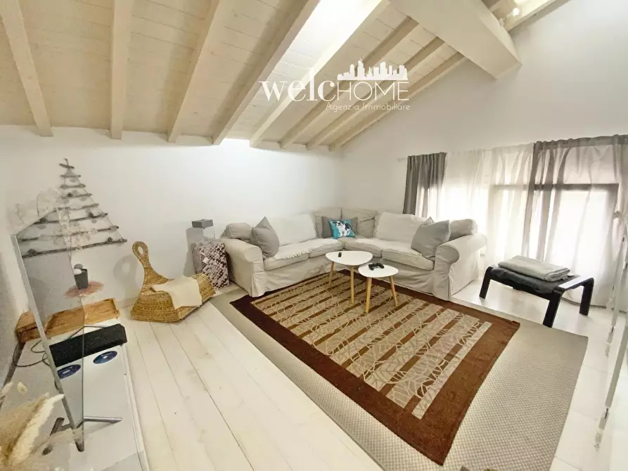 Immagine 8 di Villa in vendita  a Prato