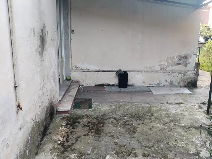 Immagine 9 di Casa semindipendente in vendita  a Massa