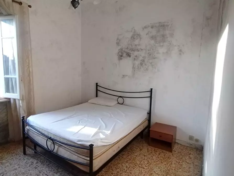 Immagine 11 di Casa semindipendente in vendita  a Massa