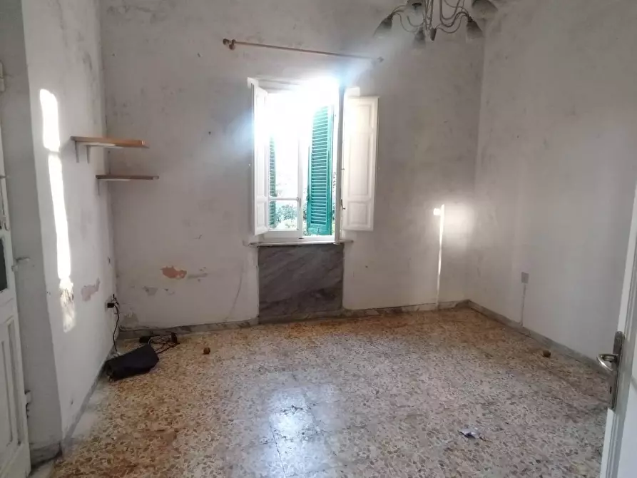 Immagine 13 di Casa semindipendente in vendita  a Massa
