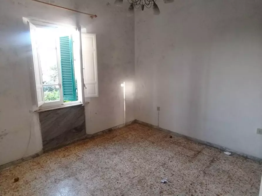 Immagine 14 di Casa semindipendente in vendita  a Massa