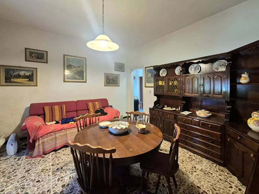 Immagine 17 di Villa in vendita  a Capannori