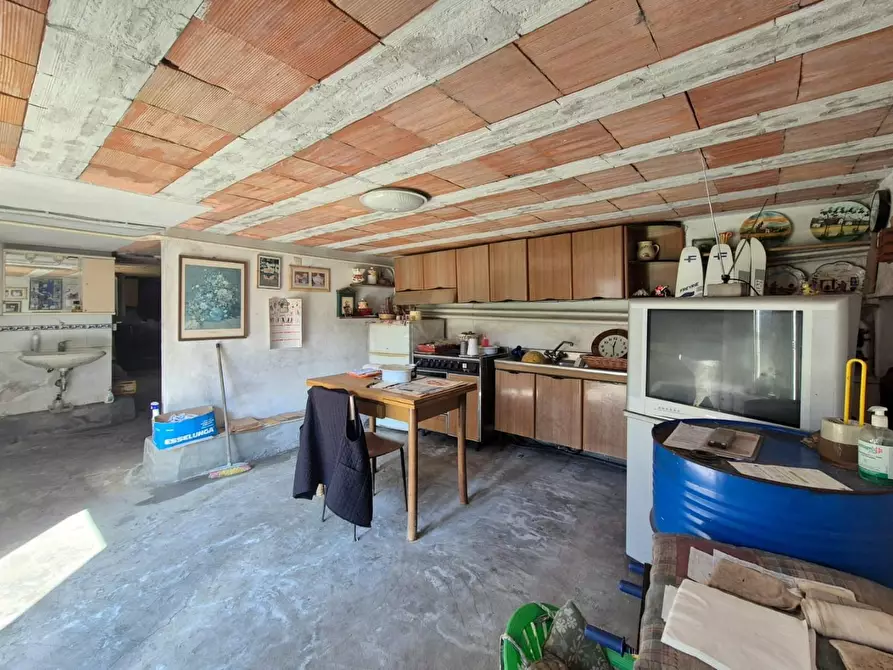 Immagine 28 di Villa in vendita  a Capannori