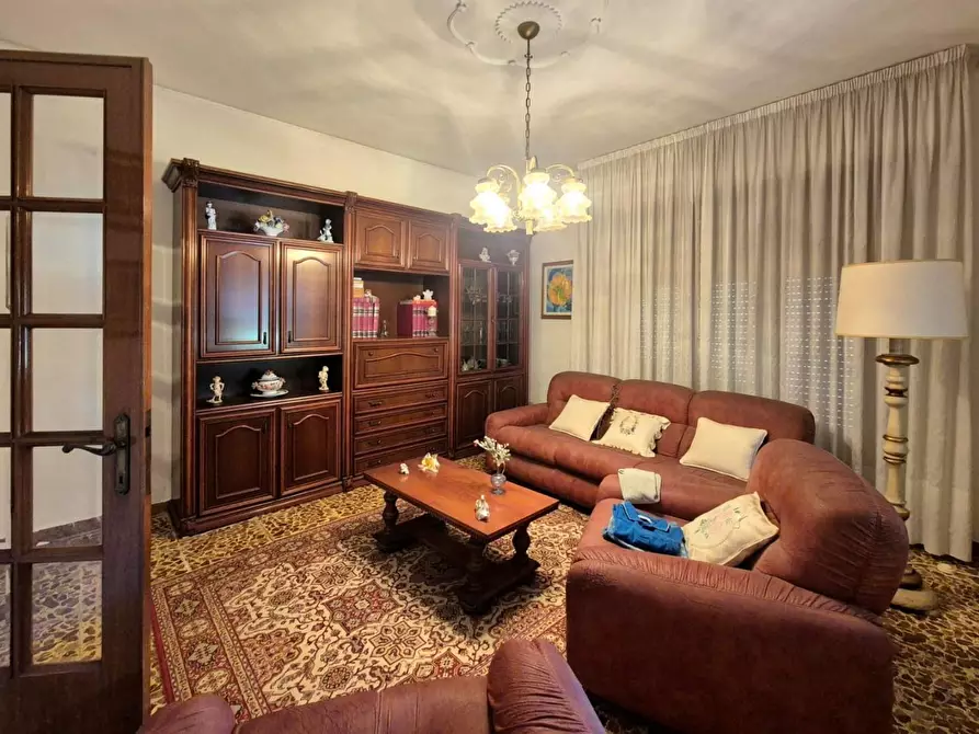 Immagine 15 di Villa in vendita  a Capannori