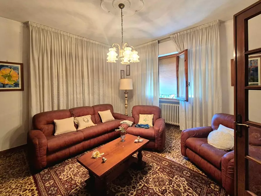 Immagine 13 di Villa in vendita  a Capannori