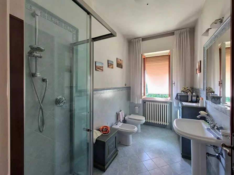 Immagine 27 di Villa in vendita  a Capannori