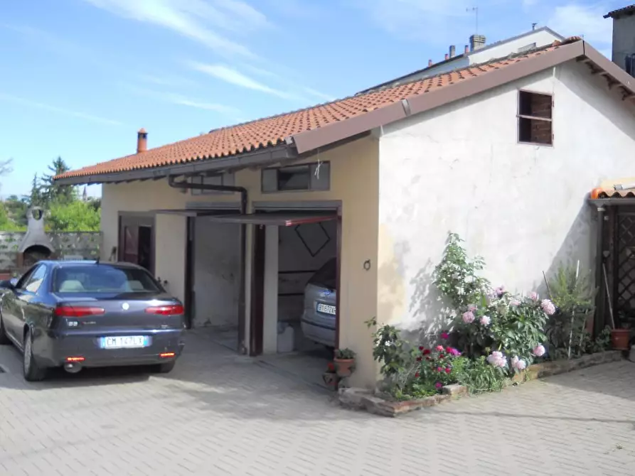 Immagine 5 di Villa in vendita  a Castelletto Monferrato