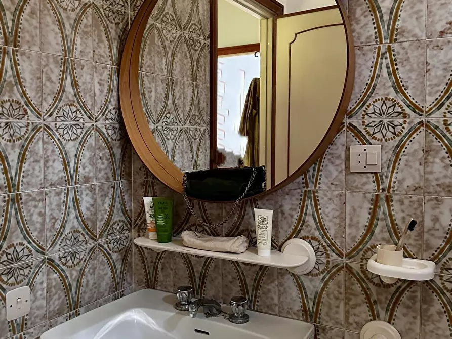 Immagine 19 di Appartamento in vendita  a Lerici