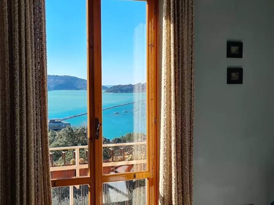 Immagine 8 di Appartamento in vendita  a Lerici