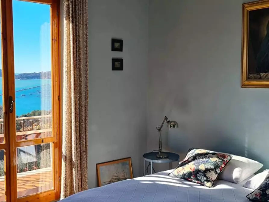 Immagine 5 di Appartamento in vendita  a Lerici