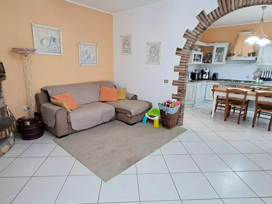 Immagine 10 di Appartamento in vendita  a Cecina