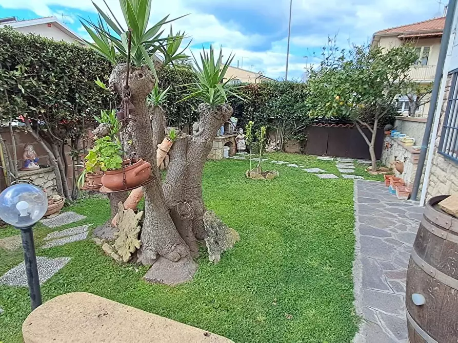 Immagine 3 di Appartamento in vendita  a Cecina