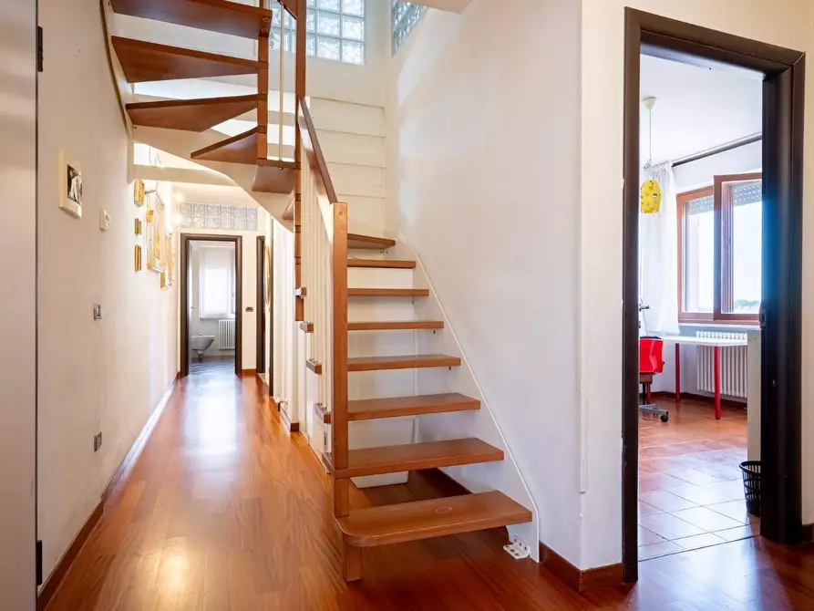 Immagine 13 di Appartamento in vendita  a Cascina