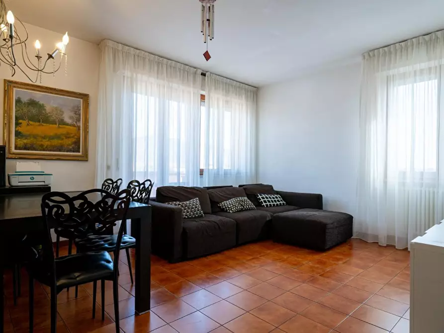 Immagine 2 di Appartamento in vendita  a Cascina