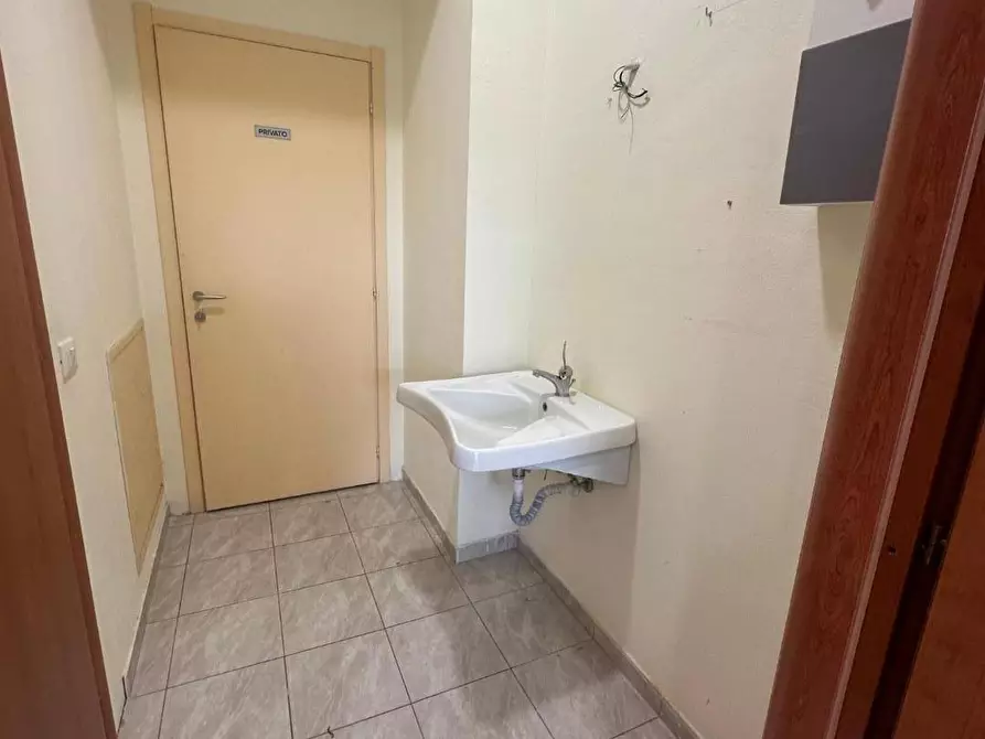 Immagine 3 di Laboratorio in vendita  a Vicopisano