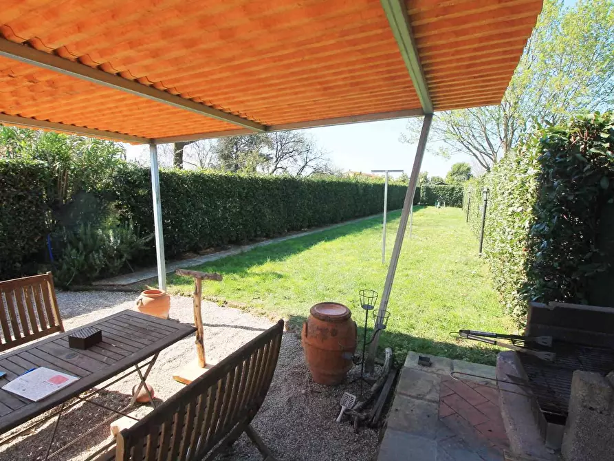 Immagine 4 di Casa colonica in vendita  a Empoli