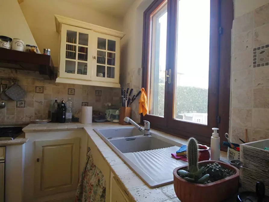 Immagine 10 di Casa colonica in vendita  a Empoli