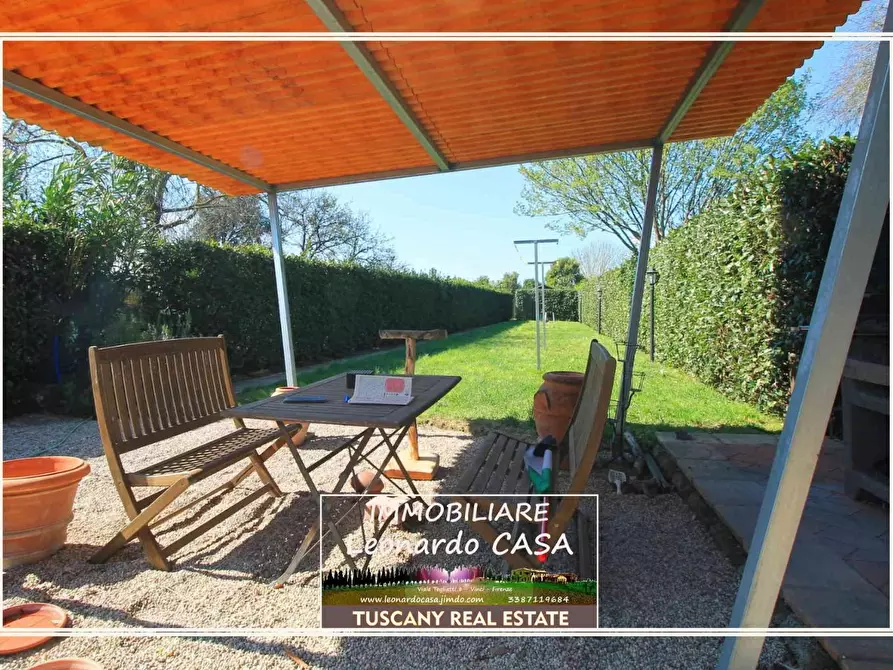 Immagine 1 di Casa colonica in vendita  a Empoli