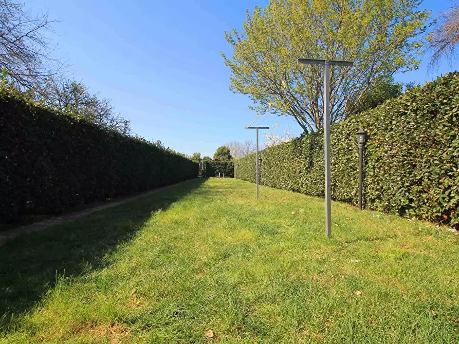 Immagine 3 di Casa colonica in vendita  a Empoli