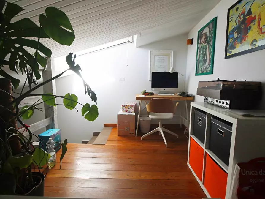 Immagine 21 di Casa colonica in vendita  a Empoli