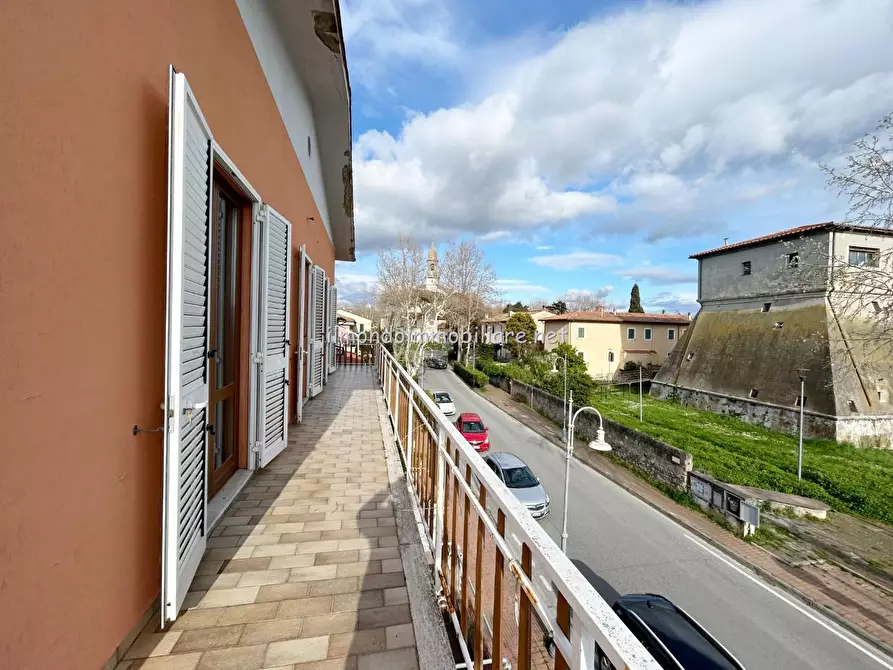 Immagine 3 di Porzione di casa in vendita  a Rosignano Marittimo