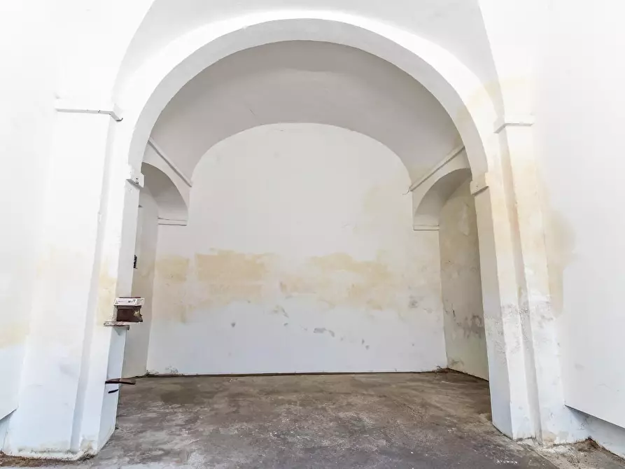 Immagine 12 di Garage in vendita  a Empoli