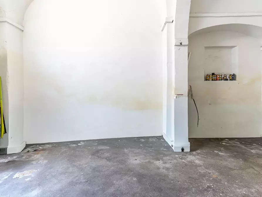 Immagine 8 di Garage in vendita  a Empoli