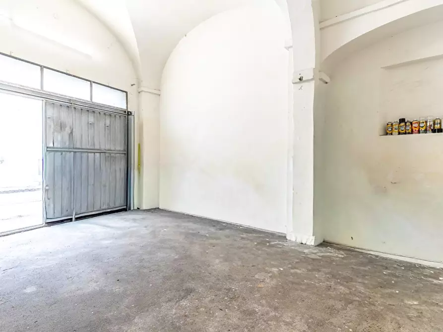 Immagine 7 di Garage in vendita  a Empoli