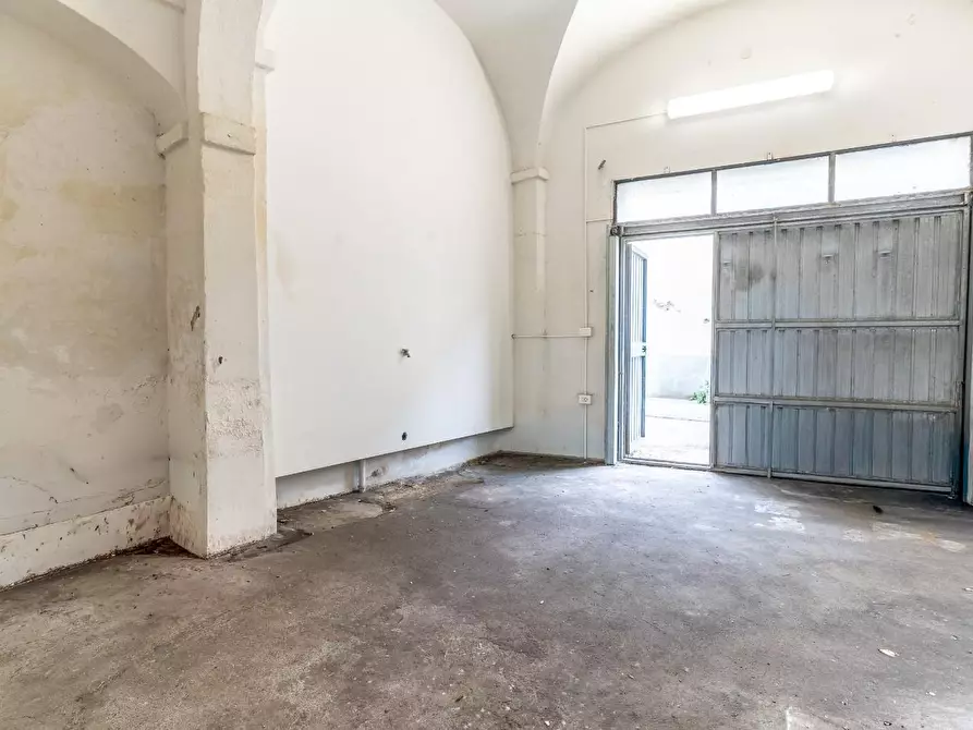 Immagine 4 di Garage in vendita  a Empoli