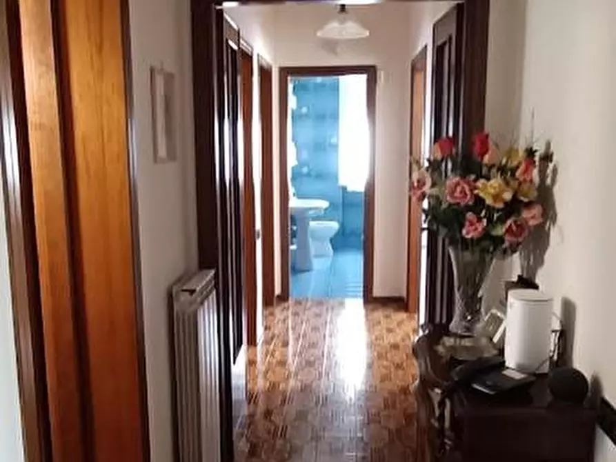 Immagine 9 di Appartamento in vendita  a San Giuliano Terme