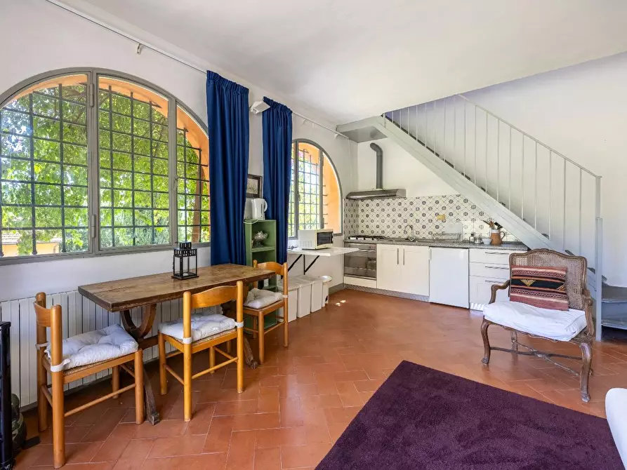 Immagine 37 di Casa colonica in vendita  a Vecchiano