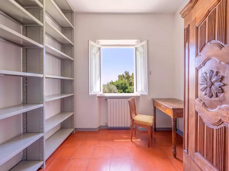 Immagine 55 di Casa colonica in vendita  a Vecchiano