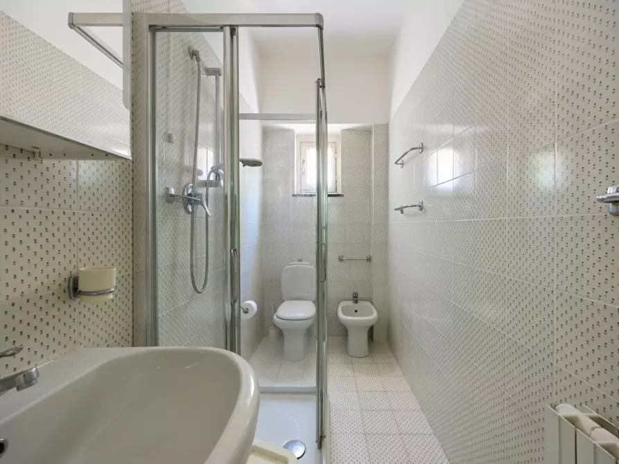Immagine 47 di Casa colonica in vendita  a Vecchiano